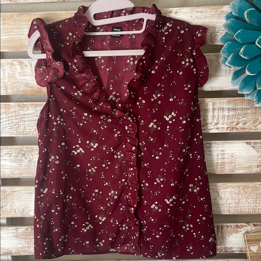 🔥🔥 (3/$20) 
SHEIN Red Ruffled V-Neck Blouse Size M